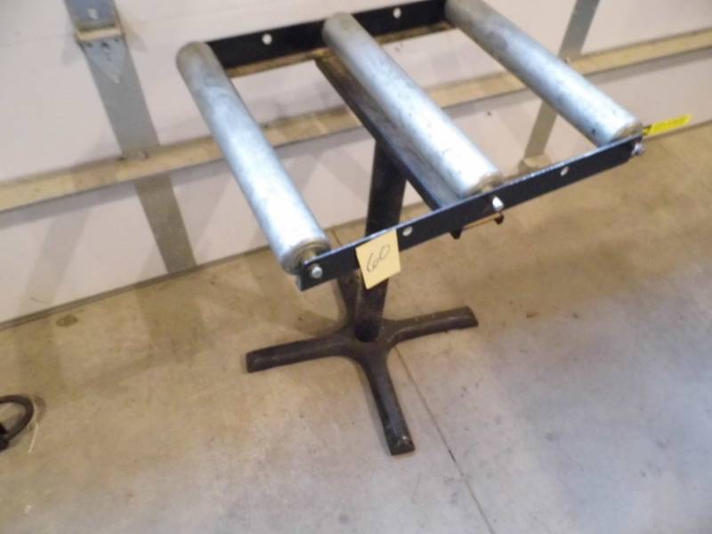 lot 60 image: Roiller Table