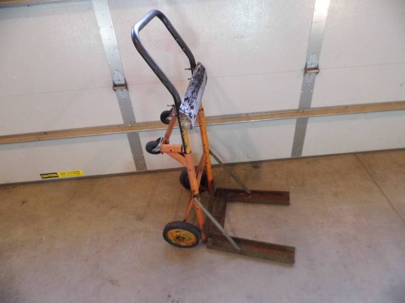 lot 74 image: Cart