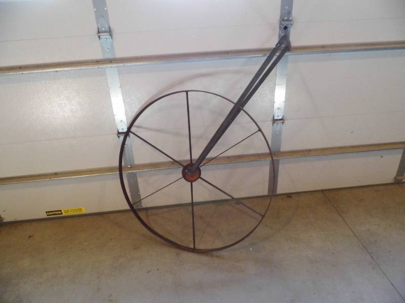 lot 81 image: 38 Vintage Measuring Wheel