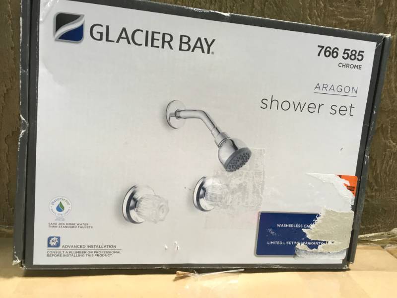 lot 25 image: Glacier Bay Aragon 2-Handle 1-Spray WaterSense Shower Faucet in Chrome  in very good condition