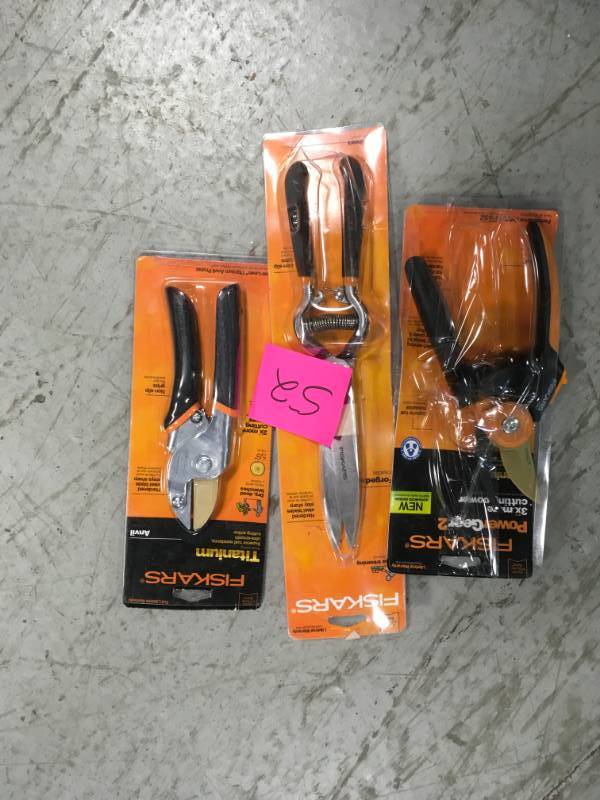 lot 52 image: MIX LOT OF 3 FISKARS PRUNERS in very good condition