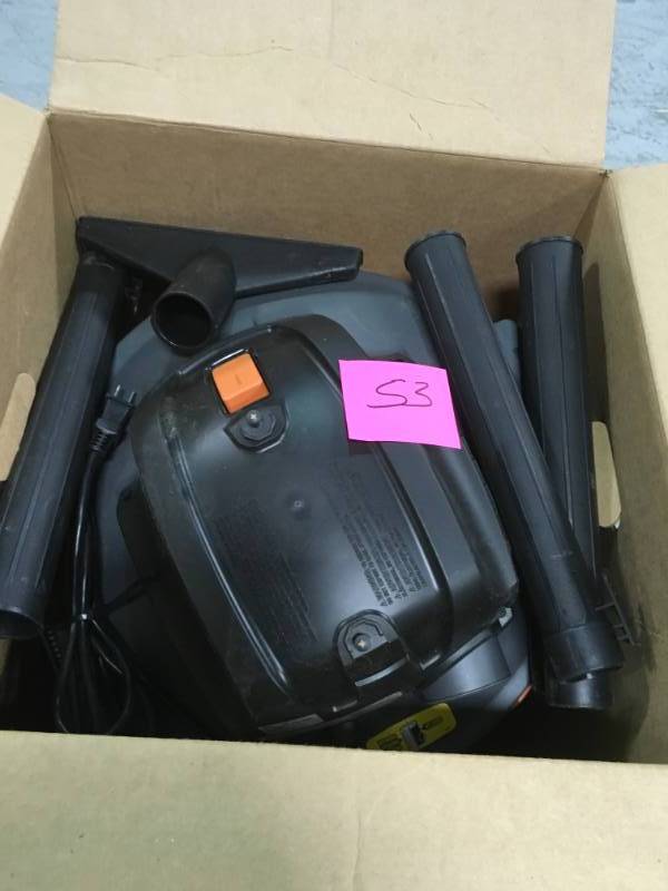 lot 53 image: RIDGID 9 Gal. 4.25-Peak HP NXT WetDry Vac USED in good condition