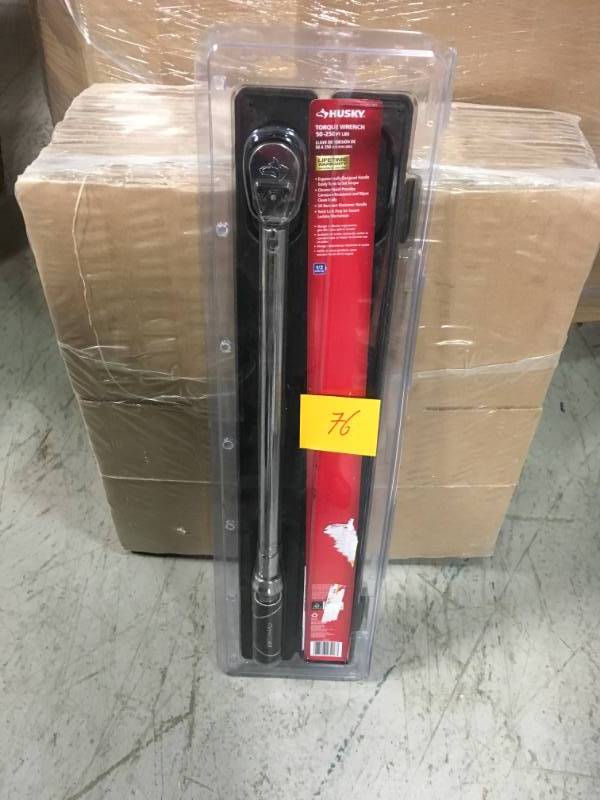 lot 76 image: Husky 50-250 ft. lbs. 12 in. Drive Torque Wrench in very good condition