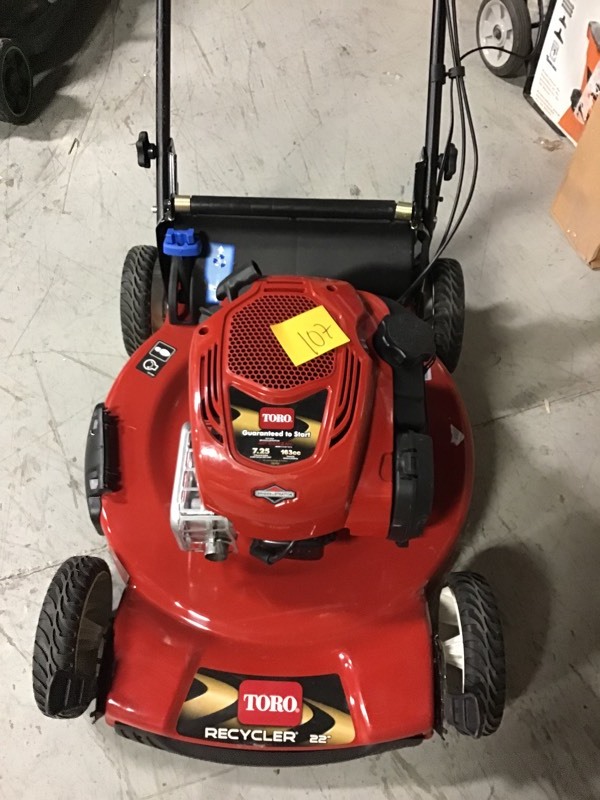 lot 107 image: Toro 22 in. Personal Pace Recycler Variable Speed Gas Walk Behind Self Propelled Lawn Mower with Briggs and Stratton Engine  missing bag in like new condition