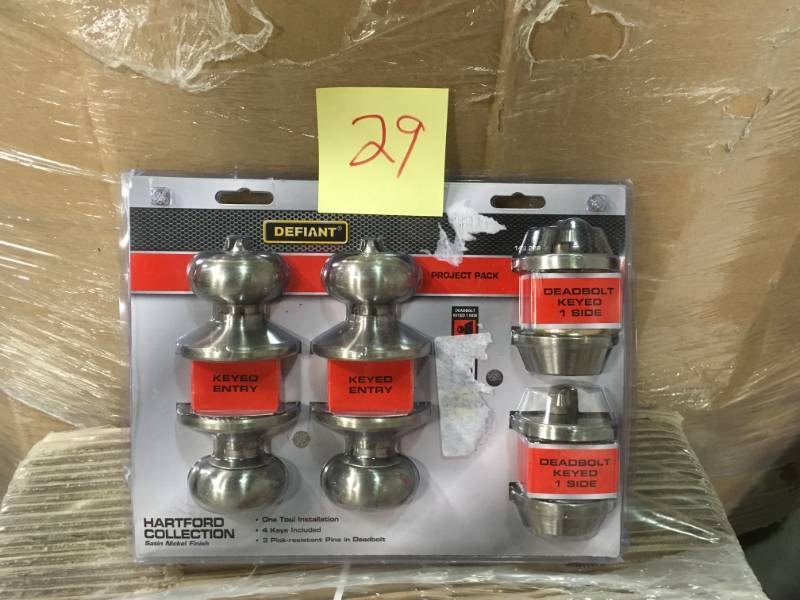 lot 29 image: Defiant Hartford Satin Nickel Single Cylinder Keyed Entry Project Pack in very good condition