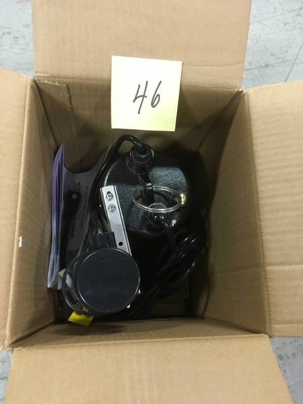 lot 46 image: Everbilt 1 HP Professional Sump Pump in very good condition