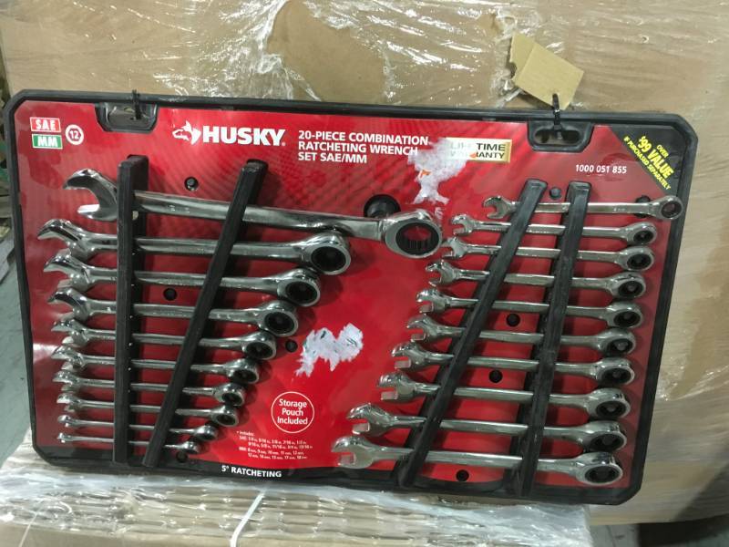 lot 15 image: Husky 20-piece combination ratcheting wrench set SAEMM 1000051855  in like new condition