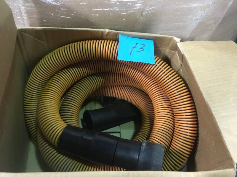 lot 73 image: RIDGID 1-14 in. Premium Car Cleaning Accessory Kit for WetDry Vacs missing attachments  in good condition
