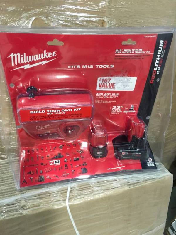 lot 80 image: Milwaukee 48-59-2402SP M12 3Ah1.5Ah Battery & Charger & Bag Starter Kit not used