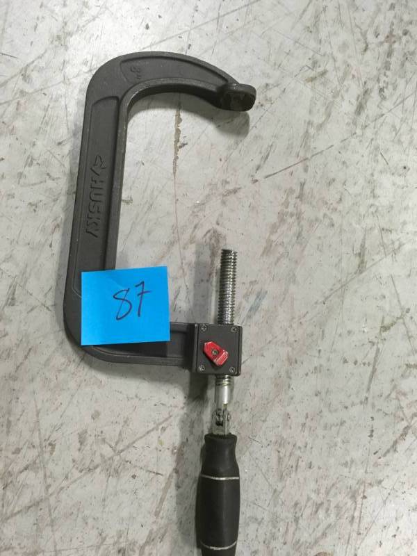 lot 87 image: HUSKY PRESS TOOL in good condition