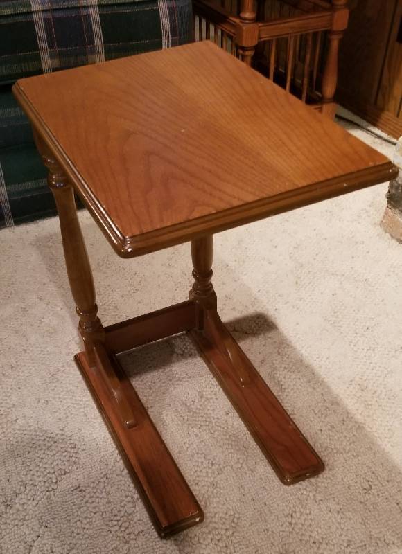 lot 47 image: Vintage Reading Side Table