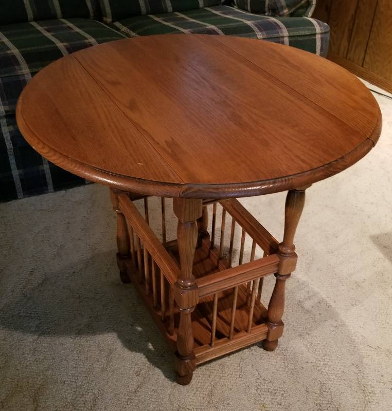 lot 35 image: Fantastic Circular Drop Leaf Side Table