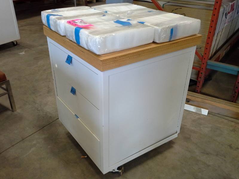High-end Cabinets with 3-Drawers