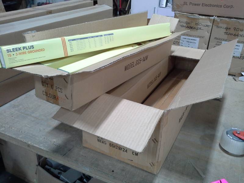 Lot of (24) Jesco Lighting Group Jesco Lites Sleek Plus T5 3-Wire Grounded Light Fixtures