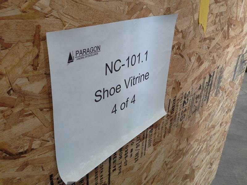 High-End Shoe Vitrine
