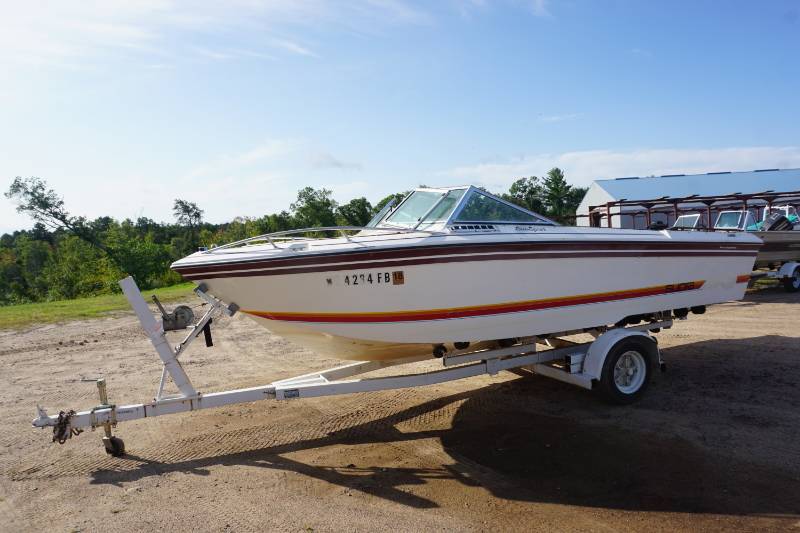 lot 8 image: 1985 Supra 19 Model PLDWRL10 Sun Sport Open Bow Sport Boat With Trailer