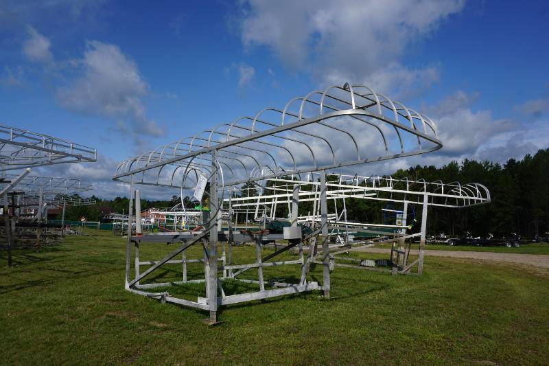 lot 13 image: Shore Master Model 30100 Cantilever Boat Lift
