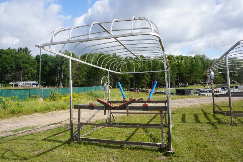 lot 25 image: Shore Master 15108 Cantilever Boat Lift