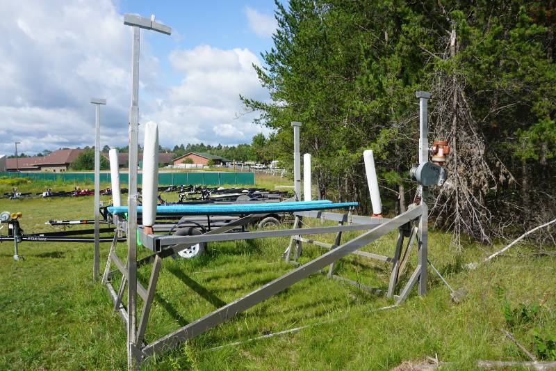 lot 31 image: Pier Pleasure Brand 36108 Cantilever Boat Lift