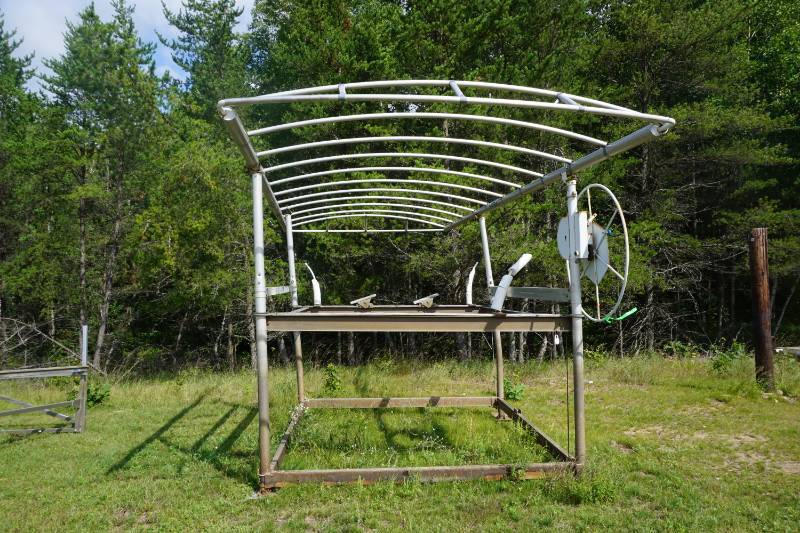 lot 32 image: Shore Station 36108 Boat Lift