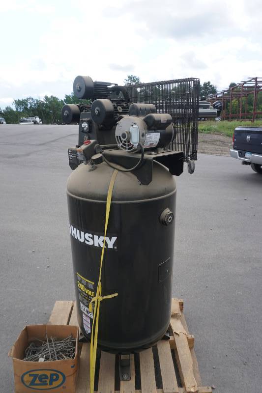 lot 51 image: Husky Brand 80 Gallon 240 Volt Upright Air Compressor