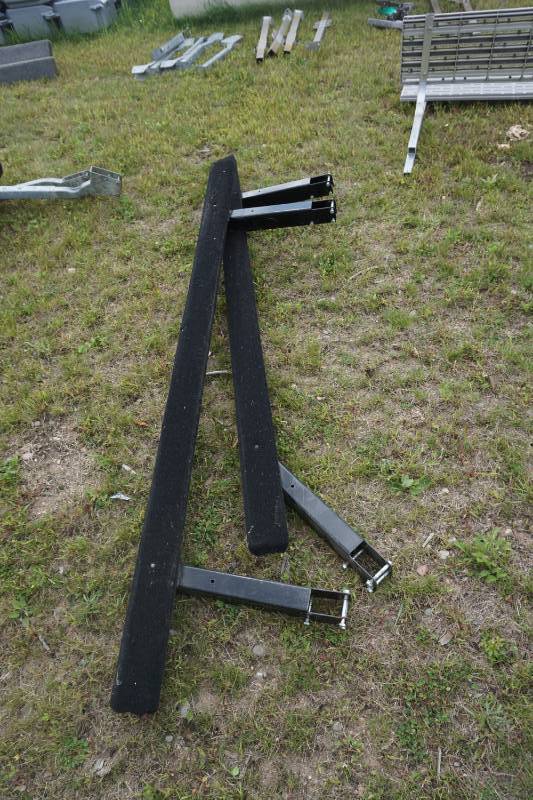 lot 66 image: 2 -  Shore Station 7 Padded Boat Lift Load Guides With Mounting Brackets