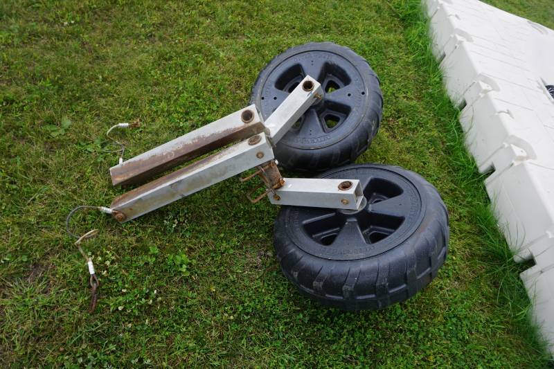 lot 75 image: 2  - Otter Wheels Boat Lift Dock Wheels