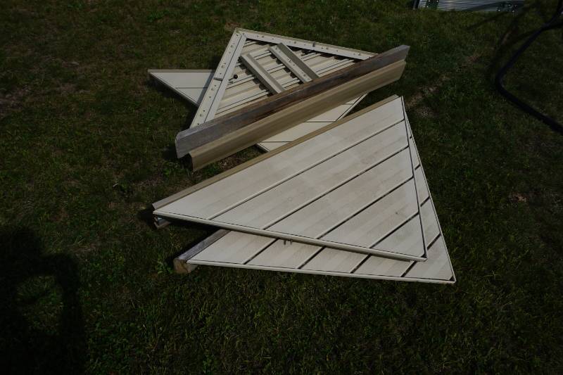 lot 84 image: Lot of 5  -  45 Degree Mitered Dock Corners Sections