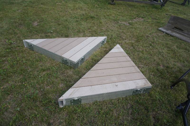lot 85 image: Lot of 2  -  45 Degree Mitered Dock Corners Sections