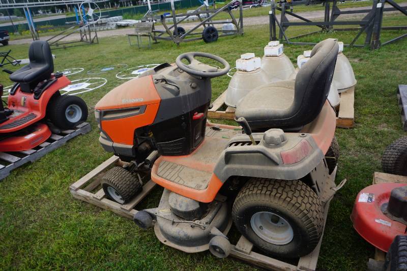 lot 92 image: Husqvarna Model YTH 2448T Garden Tractor Lawn Mower