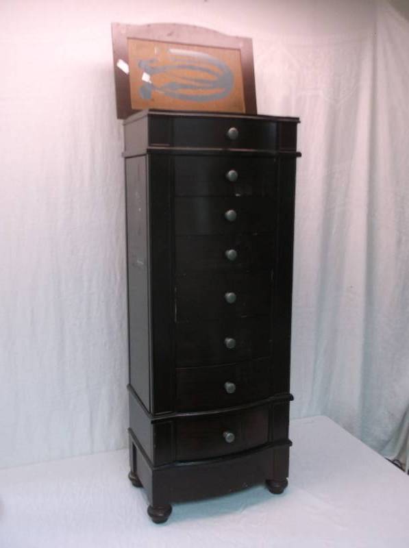 lot 4 image: Jewelry Armoire