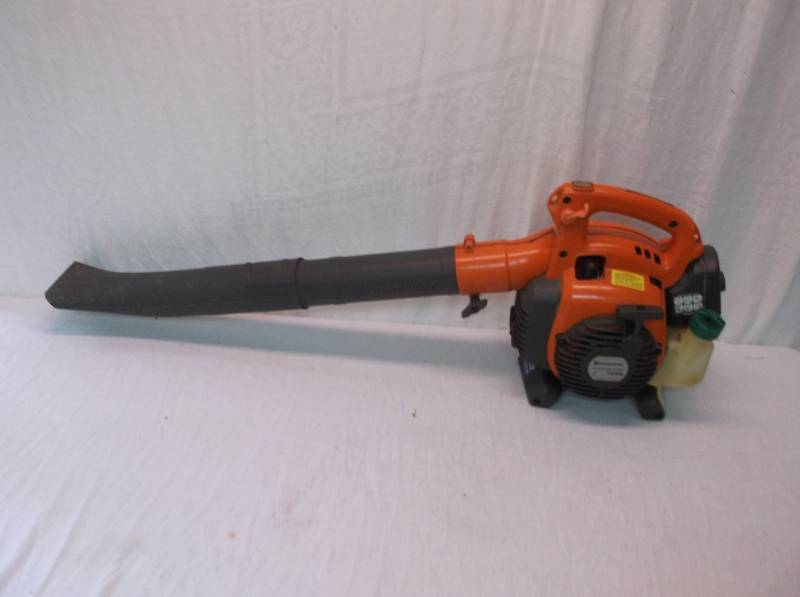 lot 35 image: Leaf Blower