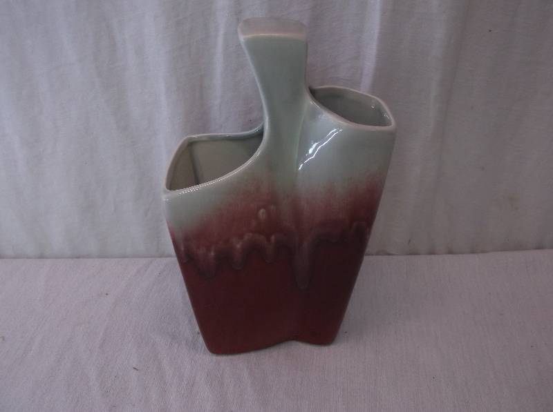 lot 37 image: Red Wing