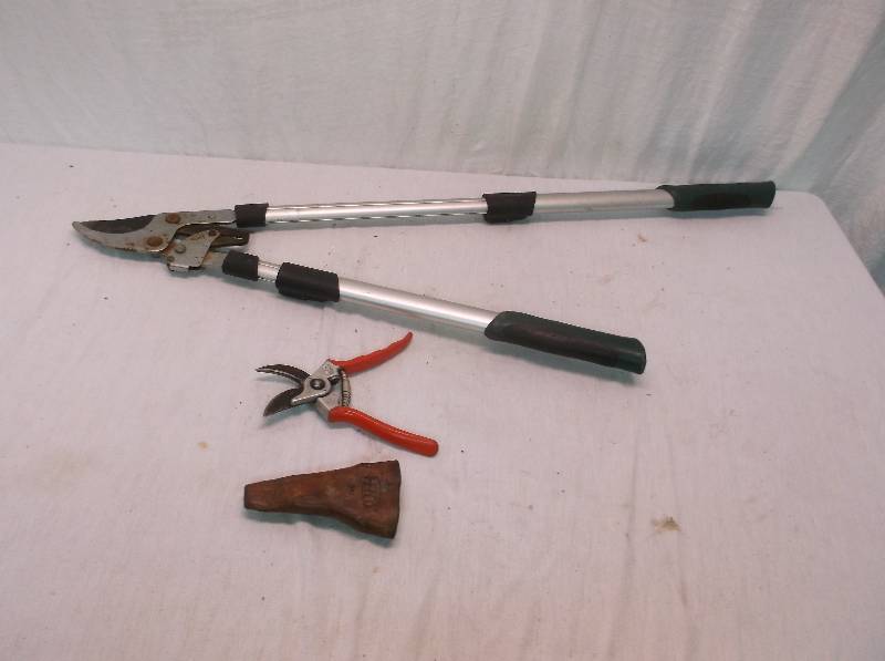 lot 54 image: Pruning Clippers