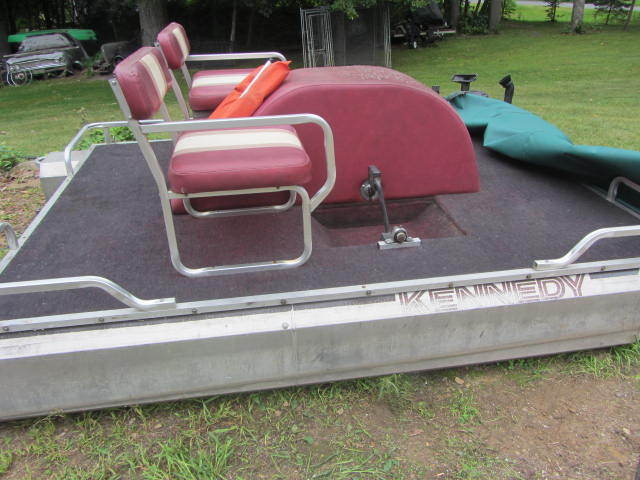 lot 2 image: Kennedy Paddle Boat
