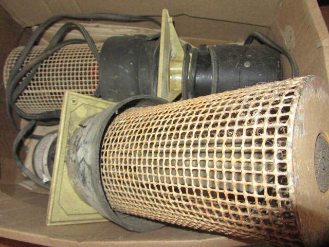 lot 8 image: Aerators