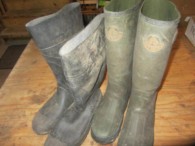 lot 15 image: Rubber Boots