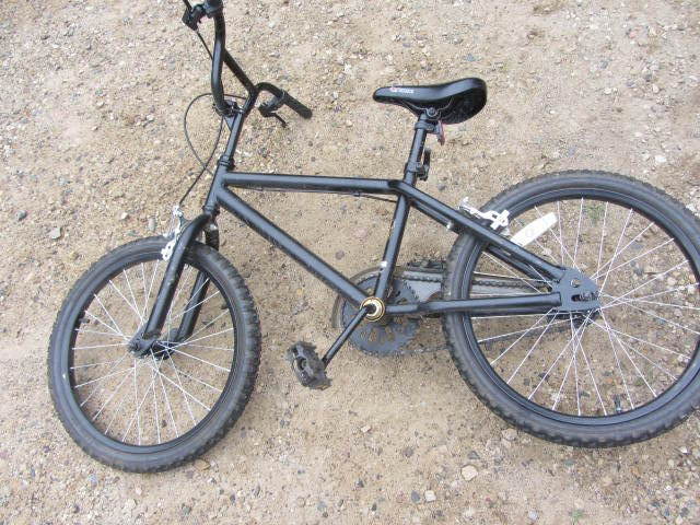 lot 22 image: Razor Bicycle