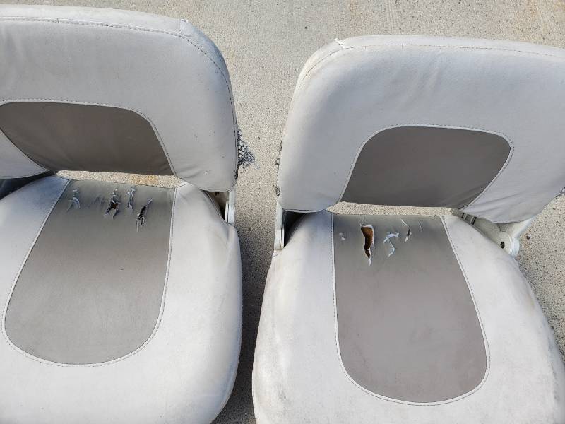 lot 50 image: Boat Seats