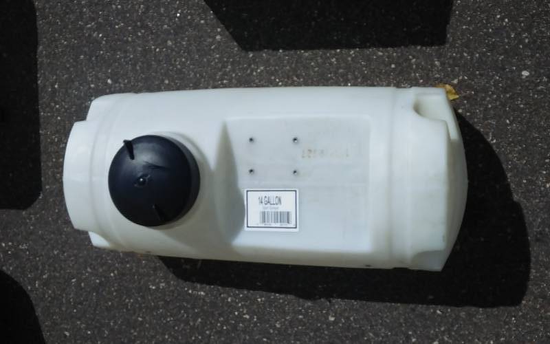 lot 12 image: 14-Gallon Sprayer Tank