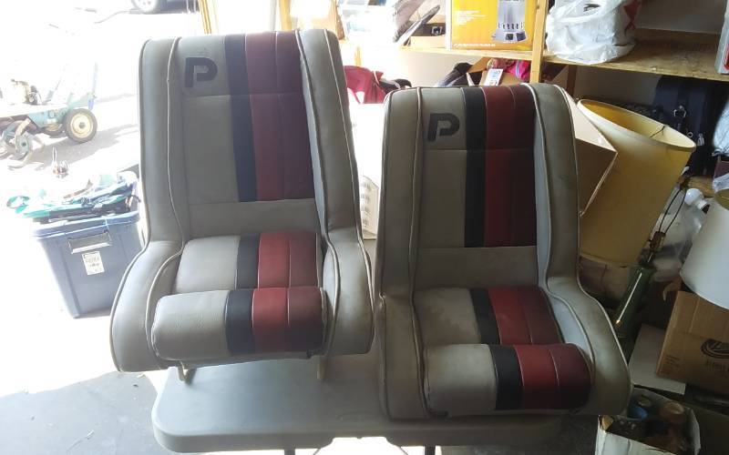 lot 23 image: 2-Boat Seats (1-Has Clamp Base)