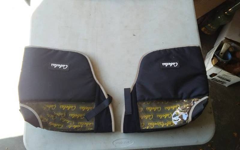 lot 24 image: Pair Of Cabelas Hand Mitts For Use On Snowblower, Snowmobile, ATV