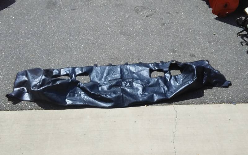 lot 25 image: 2006 Chevy 2500 Winter Bumper Cover