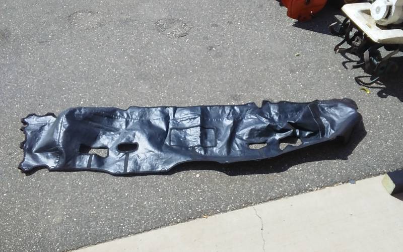 lot 26 image: 2001 Chevy 2500 Winter Bumper Cover