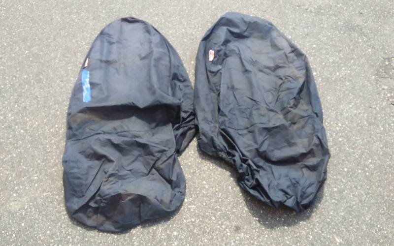lot 27 image: Pair Of Dickies Brand Bucket Seat Covers
