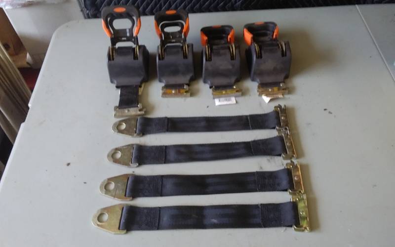 lot 39 image: 4-2x10 E-Track Ratchet Straps