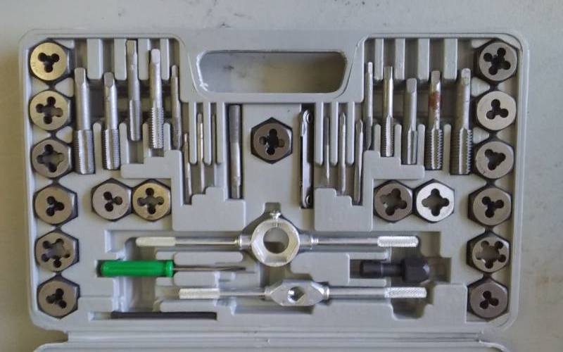 lot 63 image: Standard Tap & Die Set