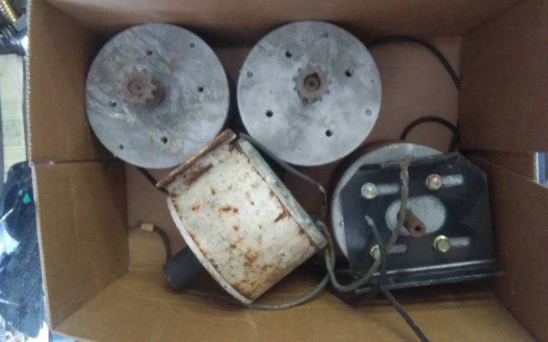 lot 69 image: 4-Electric Drive Motors