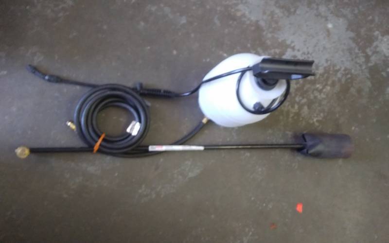 lot 70 image: Weed Burner & Sprayer