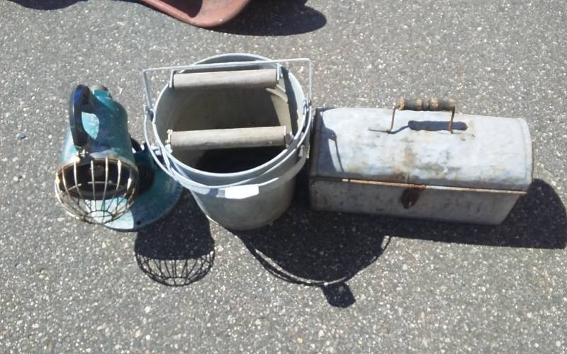 lot 100 image: Galvanized Mop Bucket, Tool Box, Light